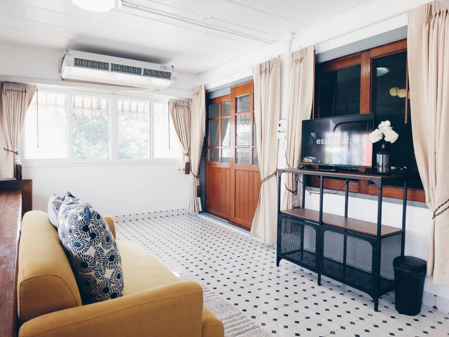 Hello Sunshine Hostel Phra Nakhon Si Ayutthaya Exterior photo