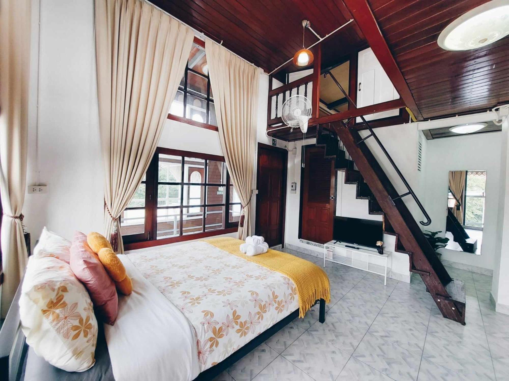 Hello Sunshine Hostel Phra Nakhon Si Ayutthaya Exterior photo