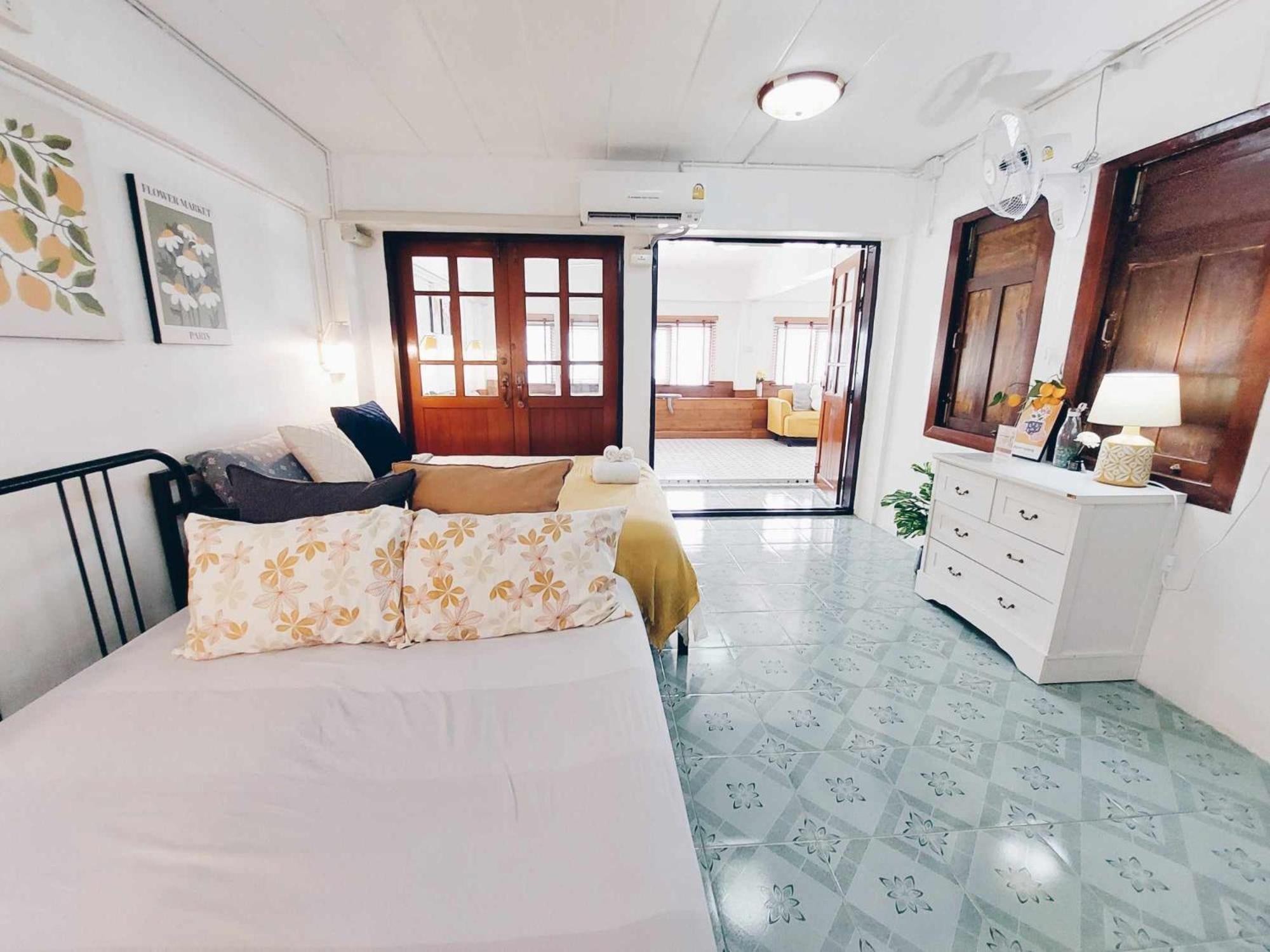Hello Sunshine Hostel Phra Nakhon Si Ayutthaya Exterior photo