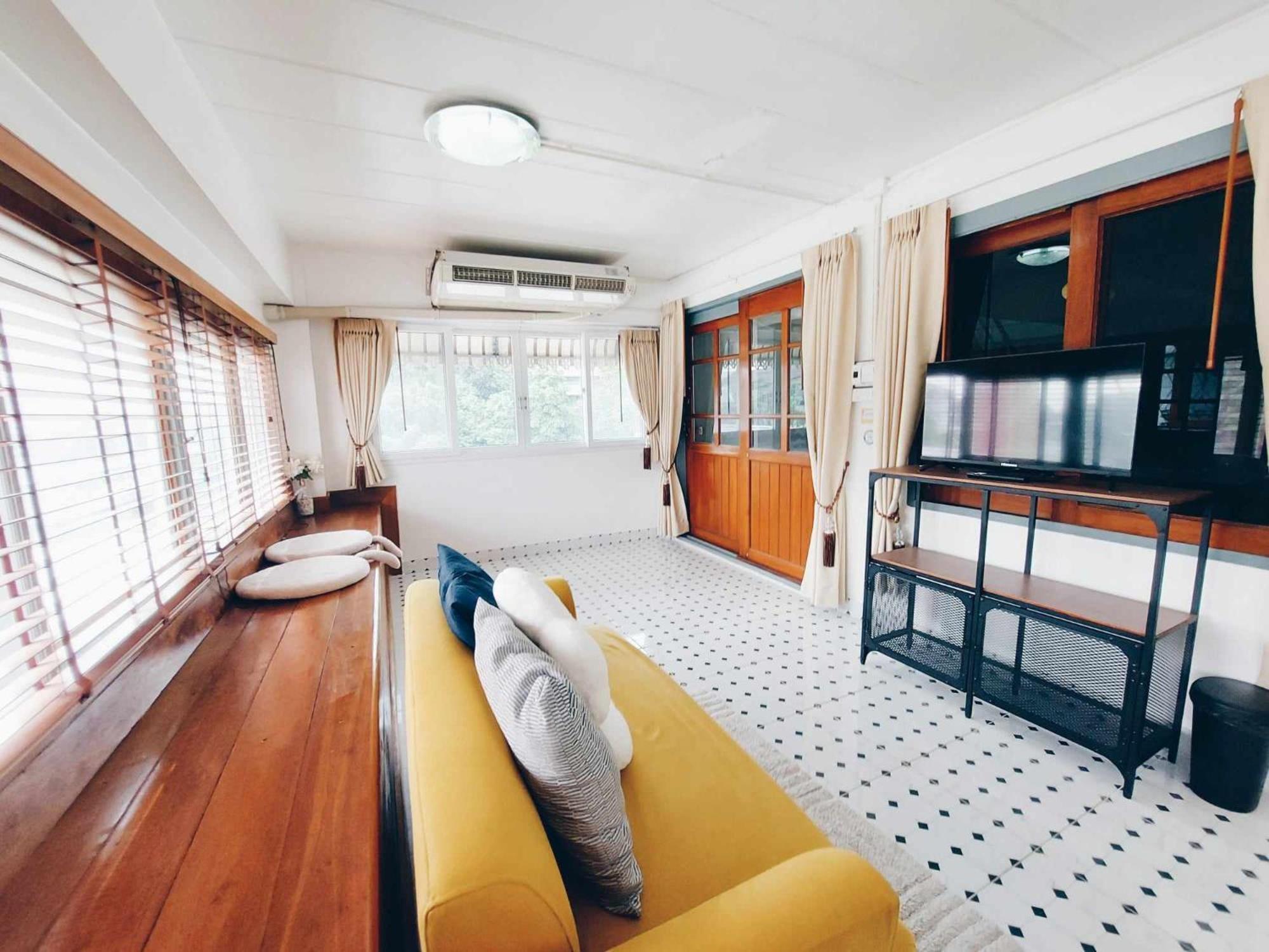 Hello Sunshine Hostel Phra Nakhon Si Ayutthaya Exterior photo