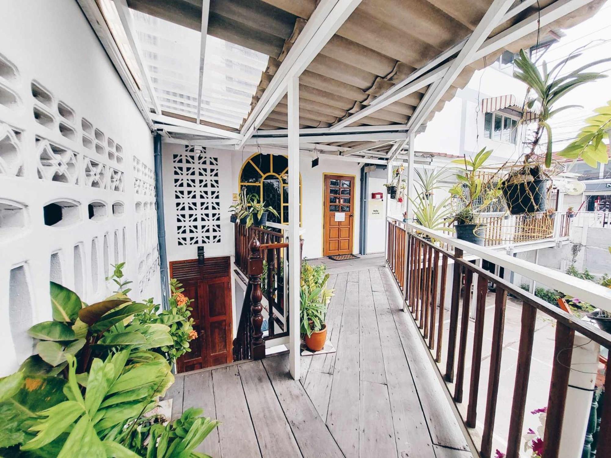 Hello Sunshine Hostel Phra Nakhon Si Ayutthaya Exterior photo